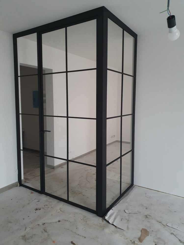 Portes et châssis en acier